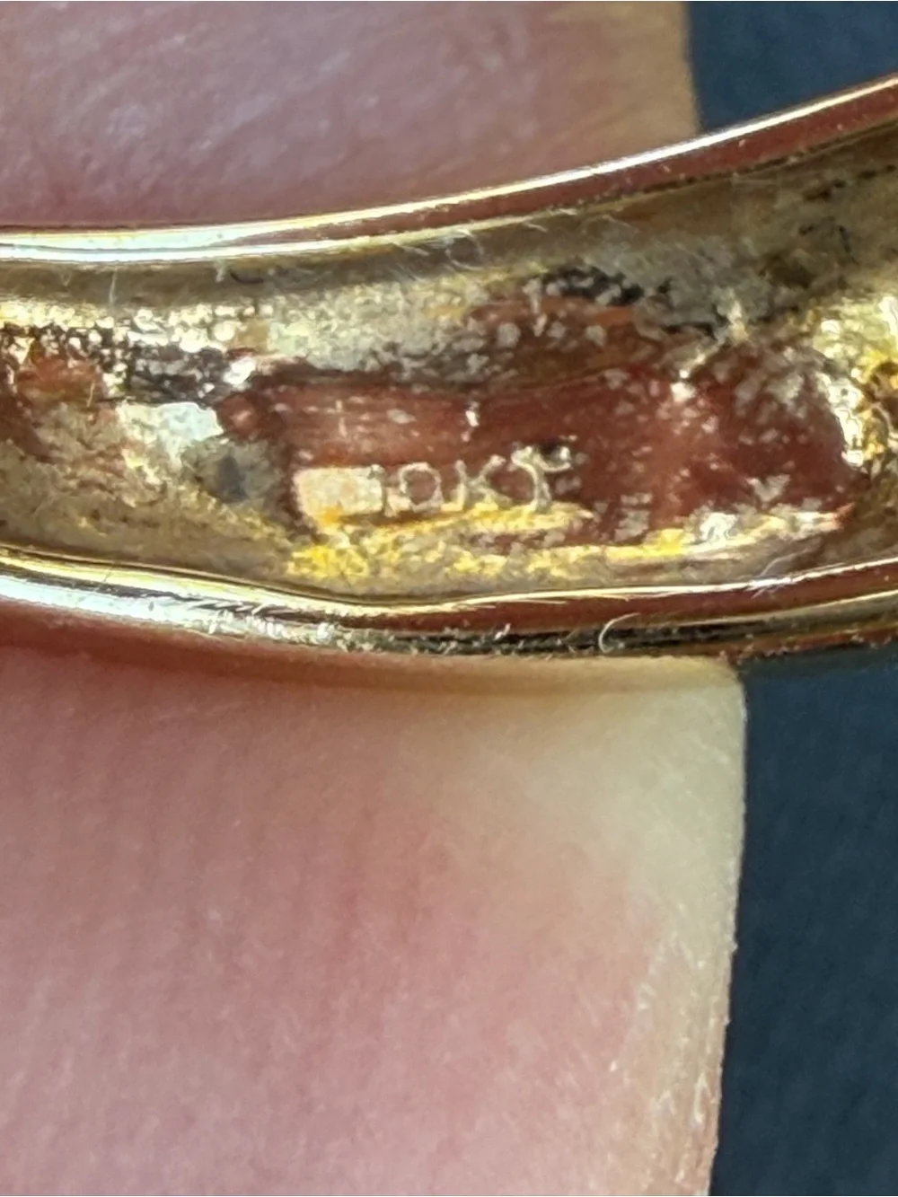 10K Gold Natural Champagne & White Diamond Buckle Ring
